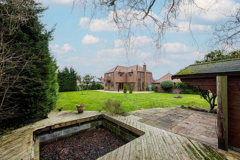 3 bedroom detached house for sale, Cranfield Park Road, Wickford, SS12