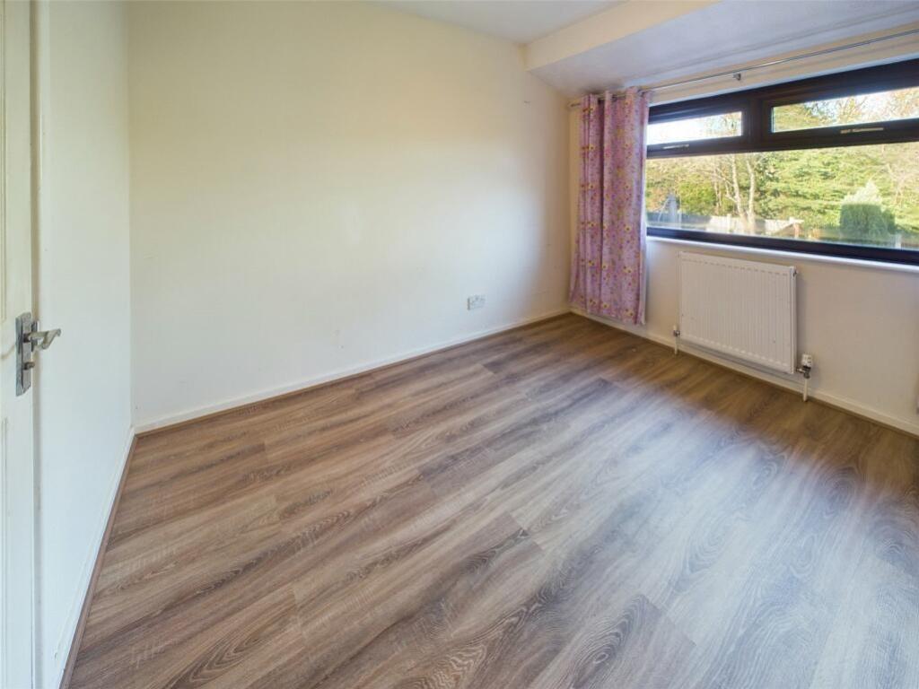 Jayne bedroom 2