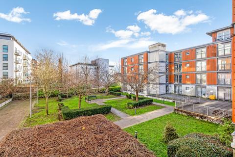 1 bedroom apartment for sale, Holland Garden, Brentford, TW8