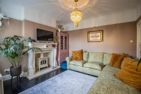 4 bedroom end of terrace house for sale, Chelsea Avenue, Southend-on-Sea SS1