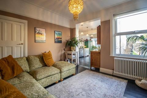 4 bedroom end of terrace house for sale, Chelsea Avenue, Southend-on-Sea SS1