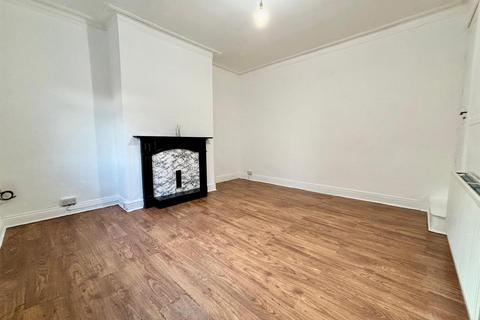 2 bedroom terraced house to rent, Thornton Grove, Armley, Leeds