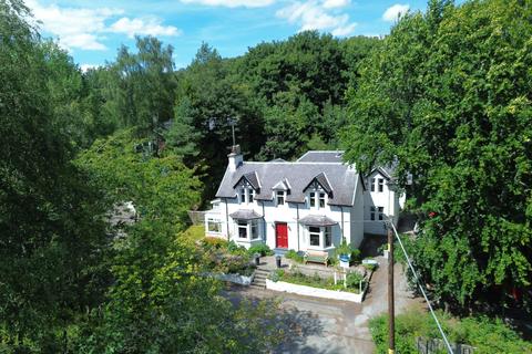Glenquoich Glen Road, Newtonmore, PH20 1DZ
