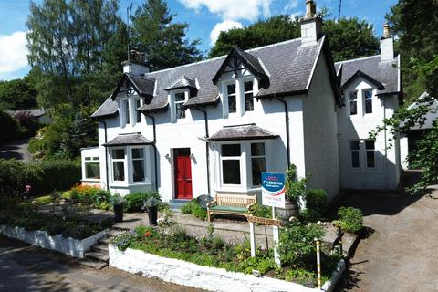 Glenquoich Glen Road, Newtonmore, PH20 1DZ