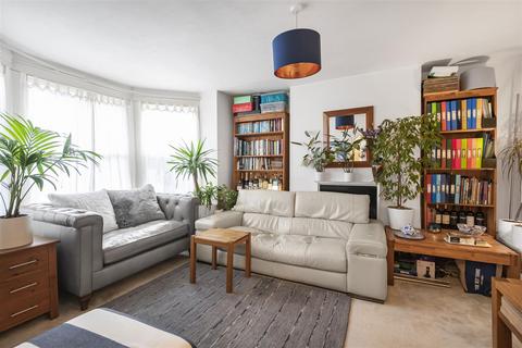 1 bedroom flat for sale, Ferme Park Road, London N8