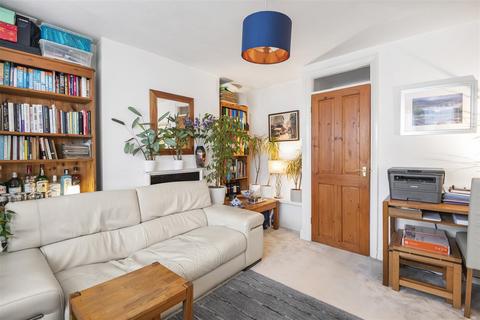 1 bedroom flat for sale, Ferme Park Road, London N8