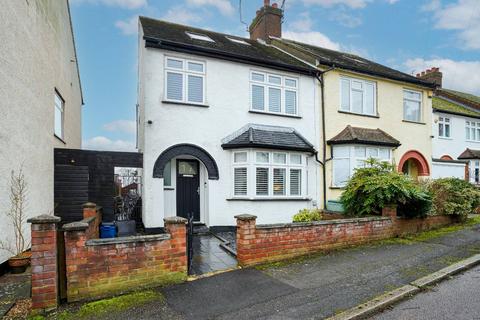 4 bedroom semi-detached house for sale, Cross Road, Watford, WD19