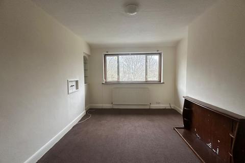 2 bedroom flat for sale, 12 Reynolds Close, Carshalton, Surrey, SM5 2AY