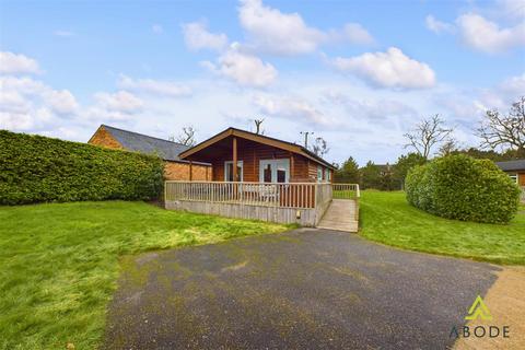 3 bedroom chalet to rent, Mount Pleasant, Derby DE65