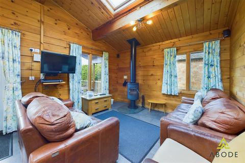 3 bedroom chalet to rent, Mount Pleasant, Derby DE65