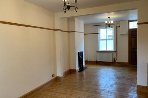 2 bedroom terraced house to rent, Hale Street, Cambridge CB4