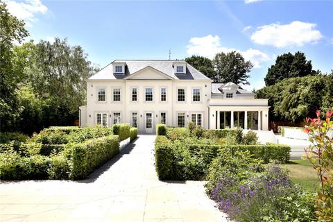 6 bedroom detached house to rent, Princes Drive, Oxshott, Surrey, KT22