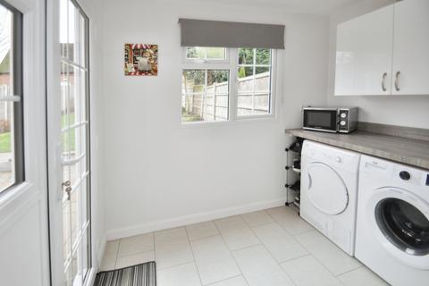 27 Tyrells Way, Great Baddow, Chelmsford, CM2 7DP