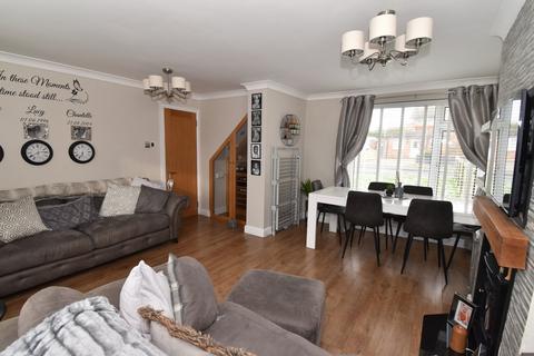 17 Beacon Road, Lenham, Maidstone, ME17 2HJ