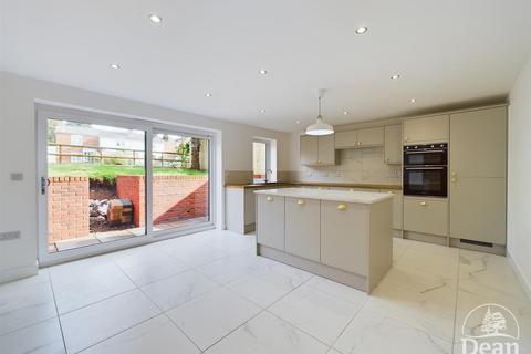 4 bedroom detached house for sale, Bromsberrow Heath, Ledbury