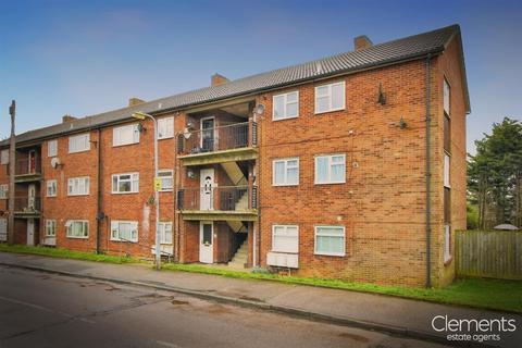 2 bedroom flat for sale, Stonelea Road, Hemel Hempstead HP3