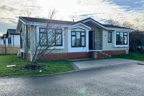 2 bedroom park home for sale, Rainham, Kent, ME8