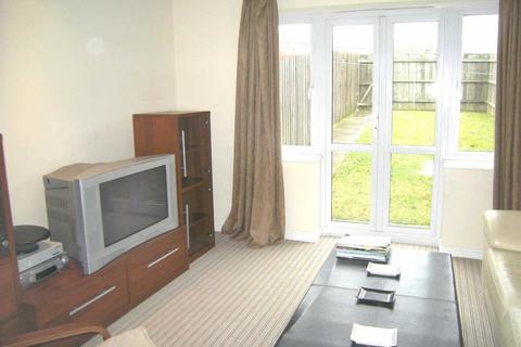 2 bedroom mews to rent, Bleadale Close, Wilmslow