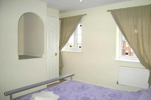 2 bedroom mews to rent, Bleadale Close, Wilmslow