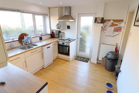 2 bedroom house to rent, Main Street, Tiddington