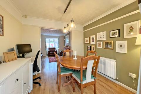 8 Welney Gardens, Pendeford, Wolverhampton, WV9 5RY