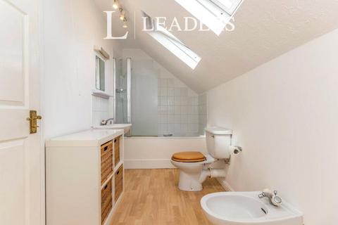 10 Farriers Road, Epsom, KT17 1LP