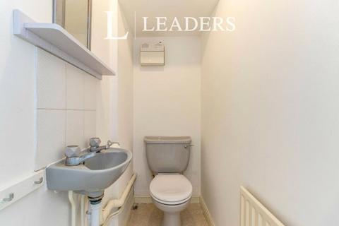 10 Farriers Road, Epsom, KT17 1LP