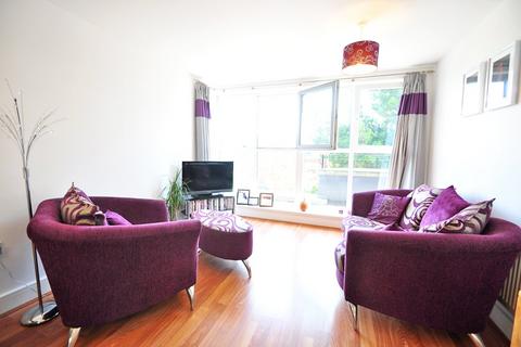 2 bedroom apartment to rent, Pavilions, Windsor, Berkshire, SL4