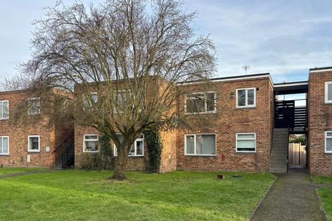 2 bedroom flat for sale, 44 Whitley Close, Stanwell, Staines-upon-Thames, Middlesex, TW19 7EZ