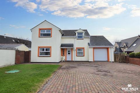 4 bedroom detached house for sale, Reginald Close, Hundleton, Pembroke