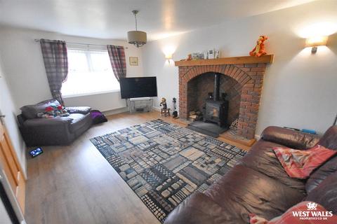 4 bedroom detached house for sale, Reginald Close, Hundleton, Pembroke