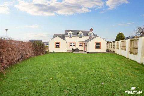 undefined, Reginald Close, Hundleton, Pembroke