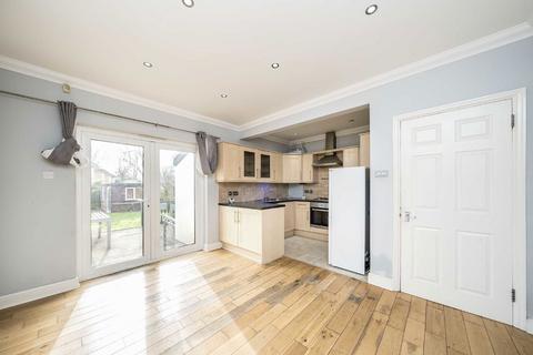 4 bedroom house to rent, Kneller Gardens, Isleworth TW7