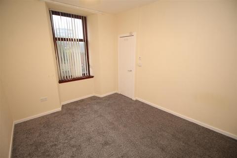 2 bedroom flat to rent, South Street, Greenock