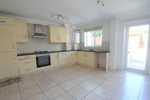 3 bedroom house to rent, Cheddon Road, Taunton TA2