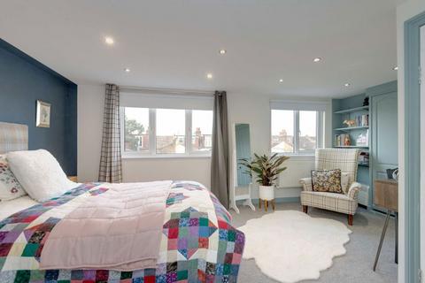 4 bedroom house for sale, Kingsdown Avenue, London W13