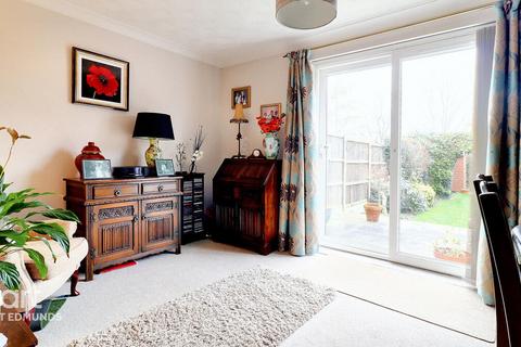 3 bedroom semi-detached house for sale, Raynham Road, Bury St Edmunds