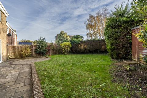 undefined, Elmdale Close, Warsash, Southampton, Hampshire. SO31 9RW