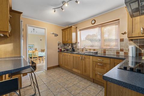 undefined, Elmdale Close, Warsash, Southampton, Hampshire. SO31 9RW