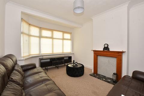 2 bedroom ground floor flat for sale, High Road, Chadwell Heath, Essex