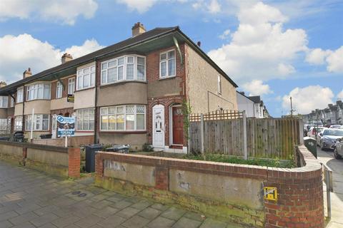 2 bedroom ground floor flat for sale, High Road, Chadwell Heath, Essex