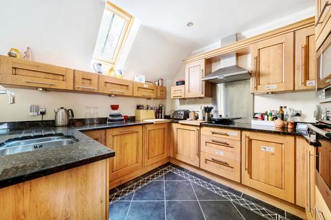 2 bedroom retirement property for sale, Salisbury Road, Sherfield English, Romsey, Hampshire, SO51