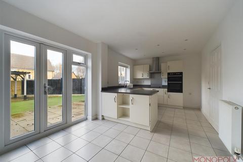 4 bedroom detached house to rent, Whitehead Drive, Wrexham