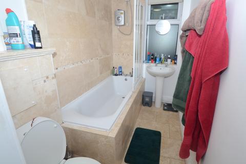 6 bedroom detached house to rent, Furness Road, Manchester M14