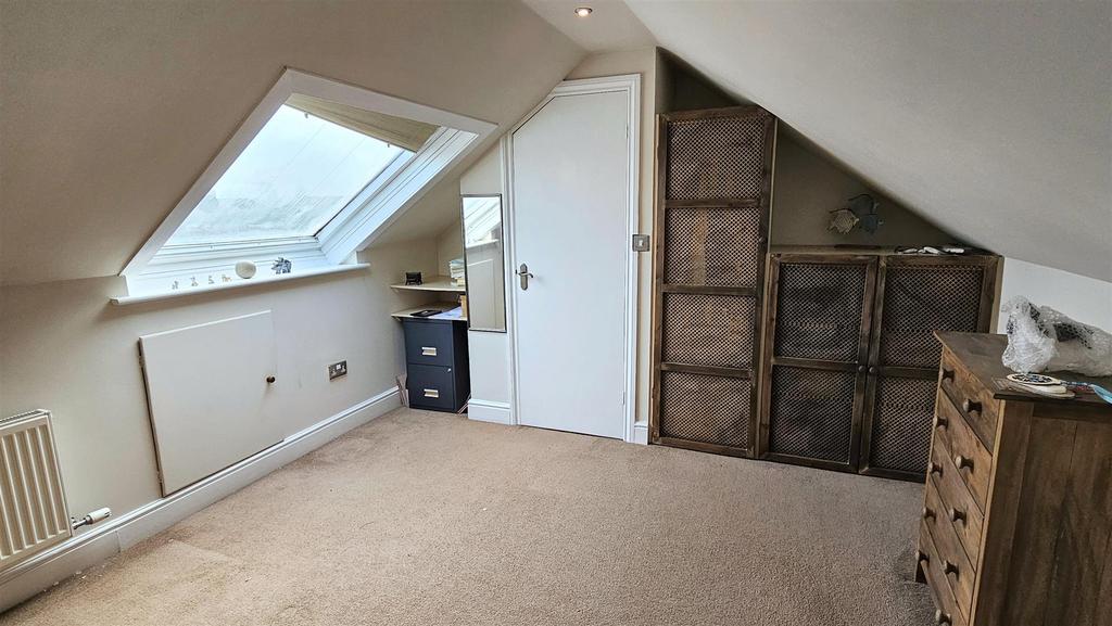 Bedroom 4.jpg