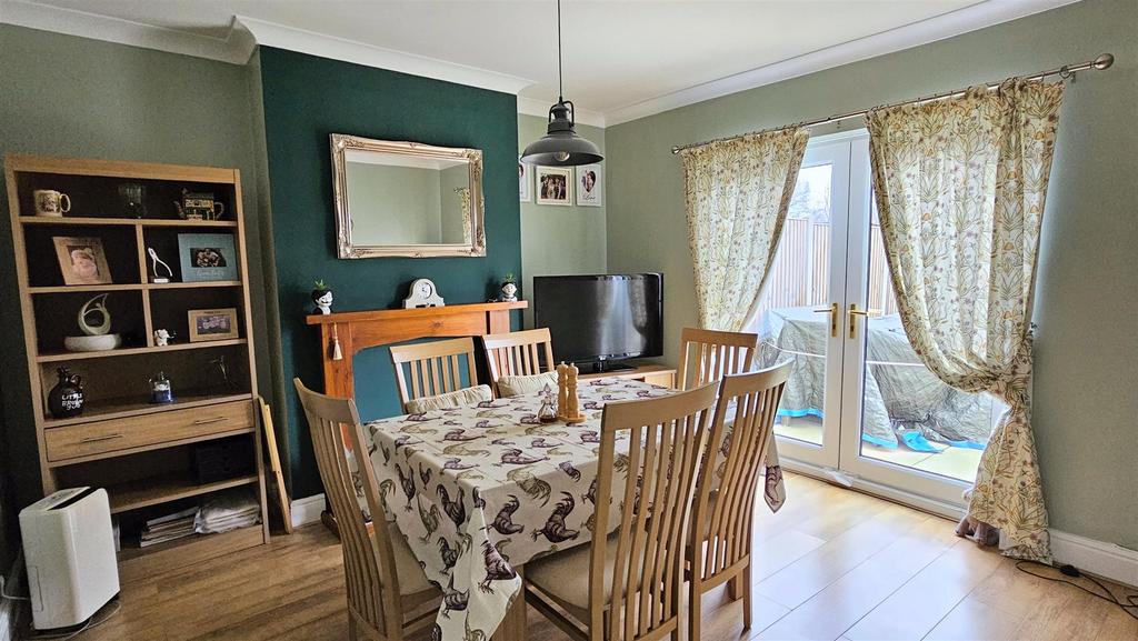 Dining Room.jpg