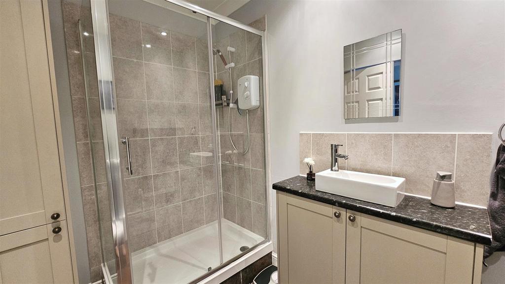 Shower Room.jpg