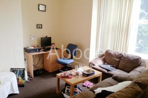 2 bedroom flat to rent, Kensington Terrace, Hyde Park, Leeds