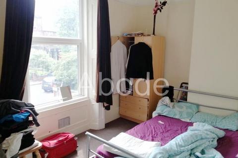 2 bedroom flat to rent, Kensington Terrace, Hyde Park, Leeds