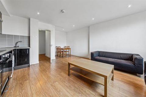 3 bedroom flat to rent, Valentia Place, SW9